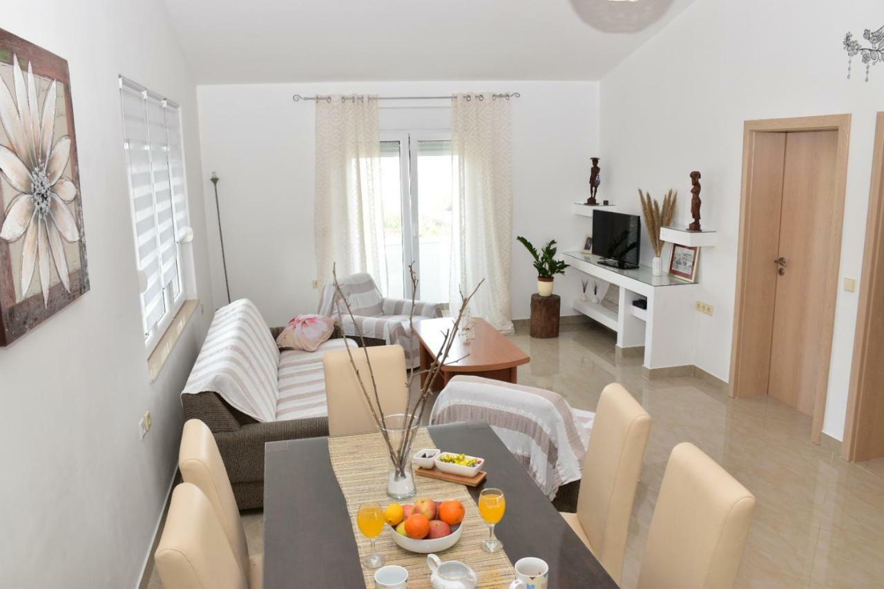 Apartments Piccolo Piaccere Razanac Exterior photo